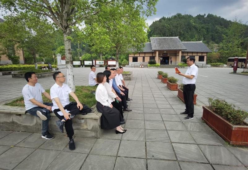 “瞻望十四五 勠力再启航”凯时AG建设党支部发展红色星期五主题党日活动 (2)_800-550